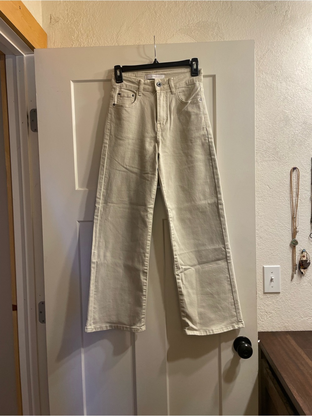 Women’s Wide-Leg Jeans in Off-White